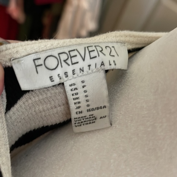 Forever 21 Essentials Horizontal Stripes Peplum top quarter length sleeves - Picture 4 of 4